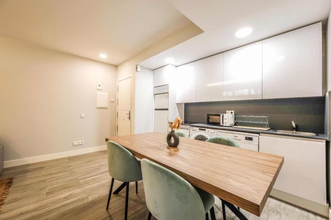 Apartamentos Reformados En Arturo Soria Madrid Luaran gambar